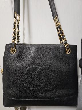 Authentic Chanel Timeless Cc Caviar Chain Shoulder Bag